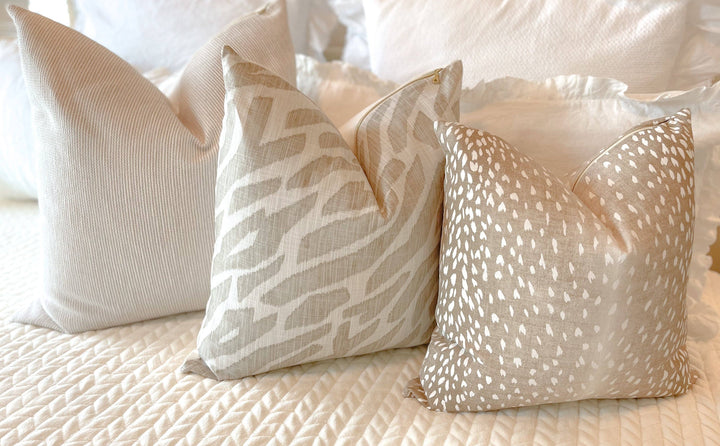 Fawn Antelope Pattern Pillow Cover 20 x 20