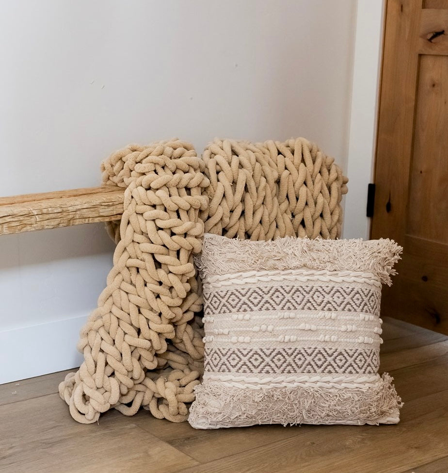 Soho Chunky Knit Throw 50" x 60"