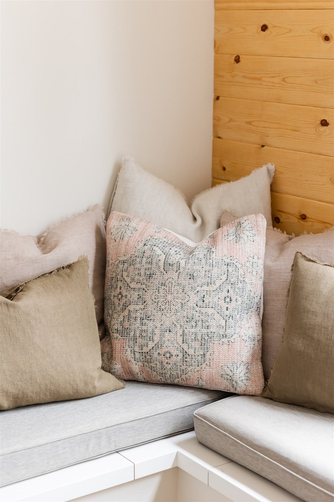 Zahara Pillow 20" x 20"