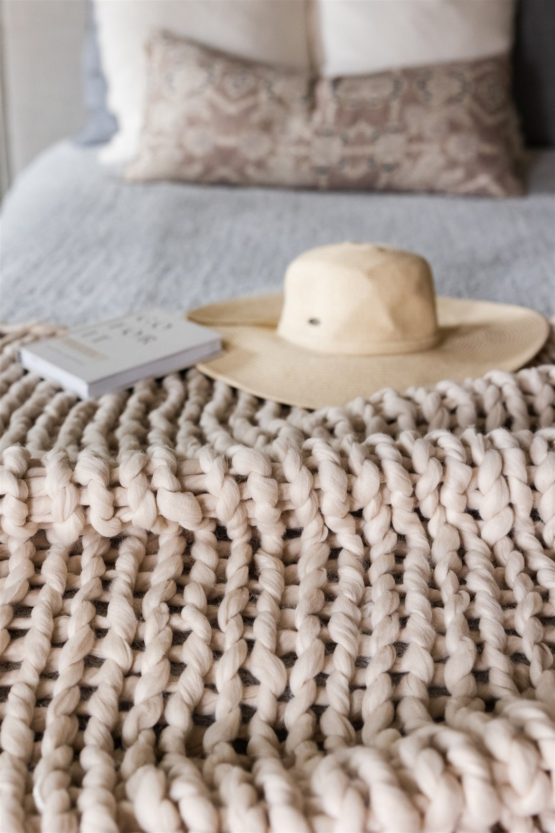 Tyra Chunky Knit Throw 50" x 60"