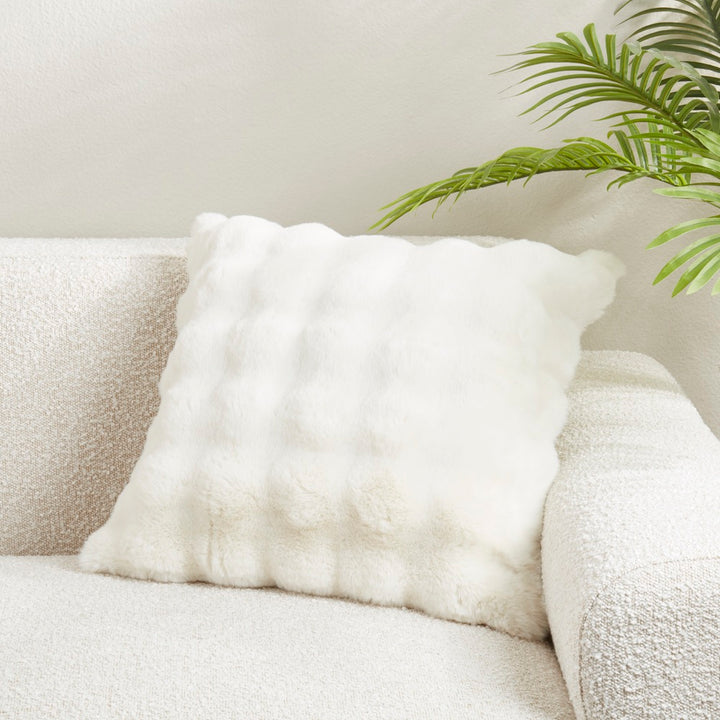 Lolesa Faux Fur Pillow 20" x 20"