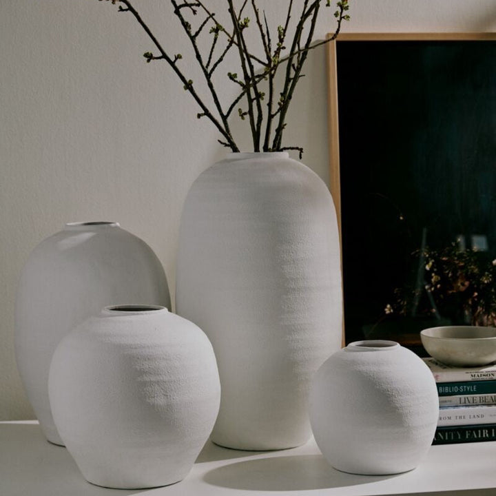 White Concrete Konos Vase, 4 Sizes