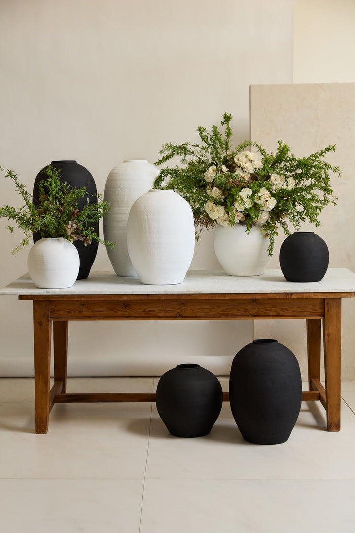 White Concrete Konos Vase, 4 Sizes