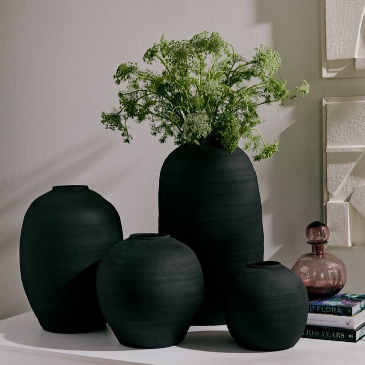 Black Concrete Konos Vase, 2 Sizes