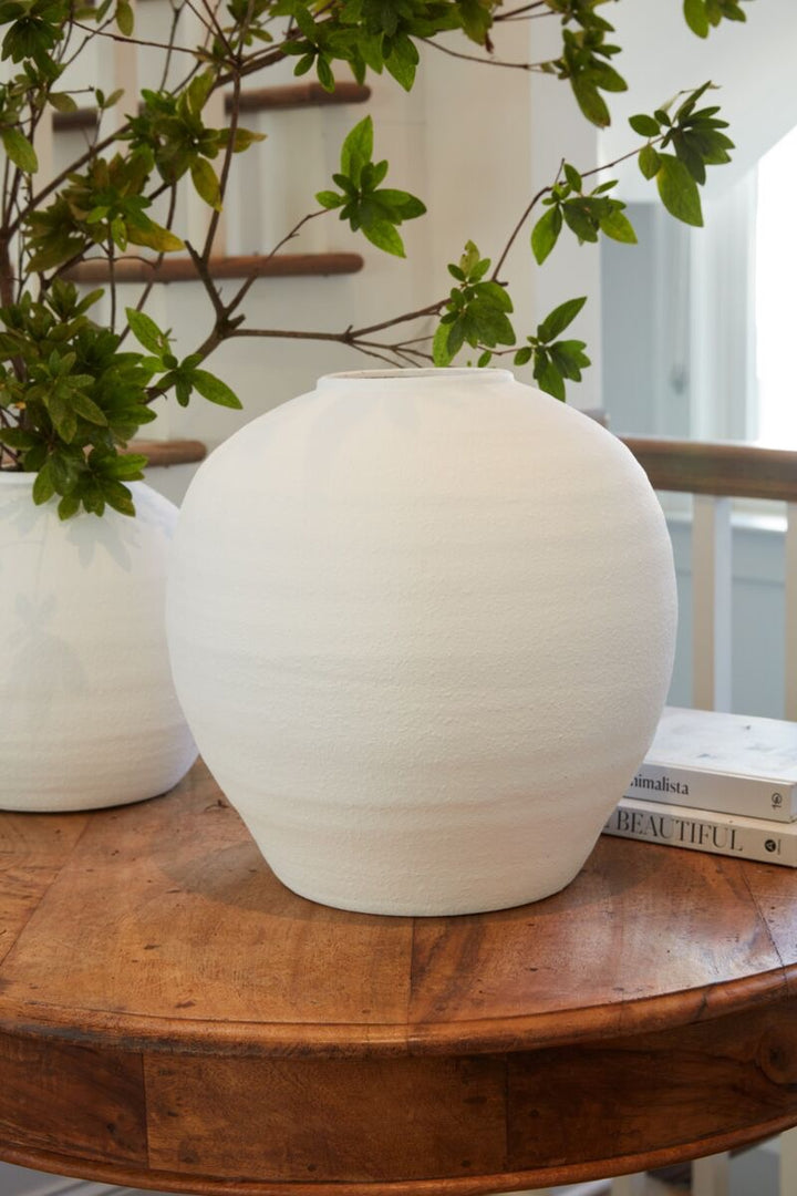 White Concrete Konos Vase, 4 Sizes