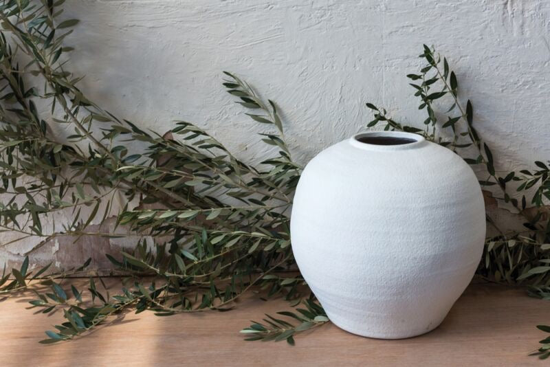 White Concrete Konos Vase, 4 Sizes