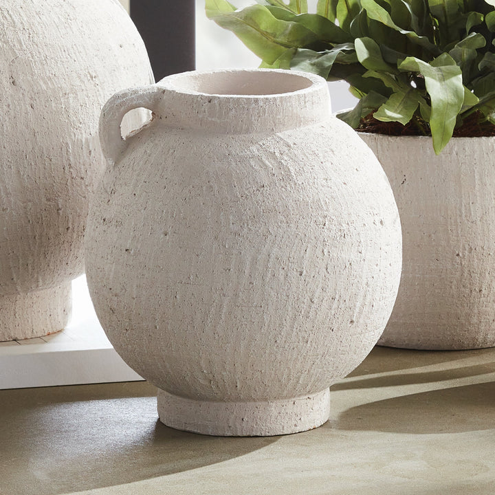 Gianna Vase, Medium