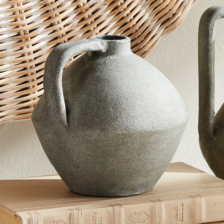 Julian Vase, Small