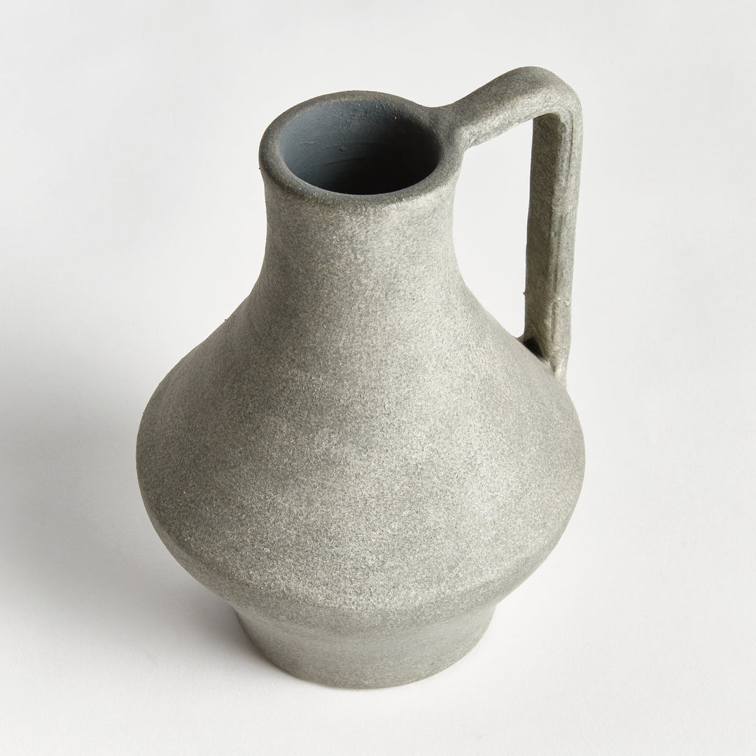 Julian Vase, Large